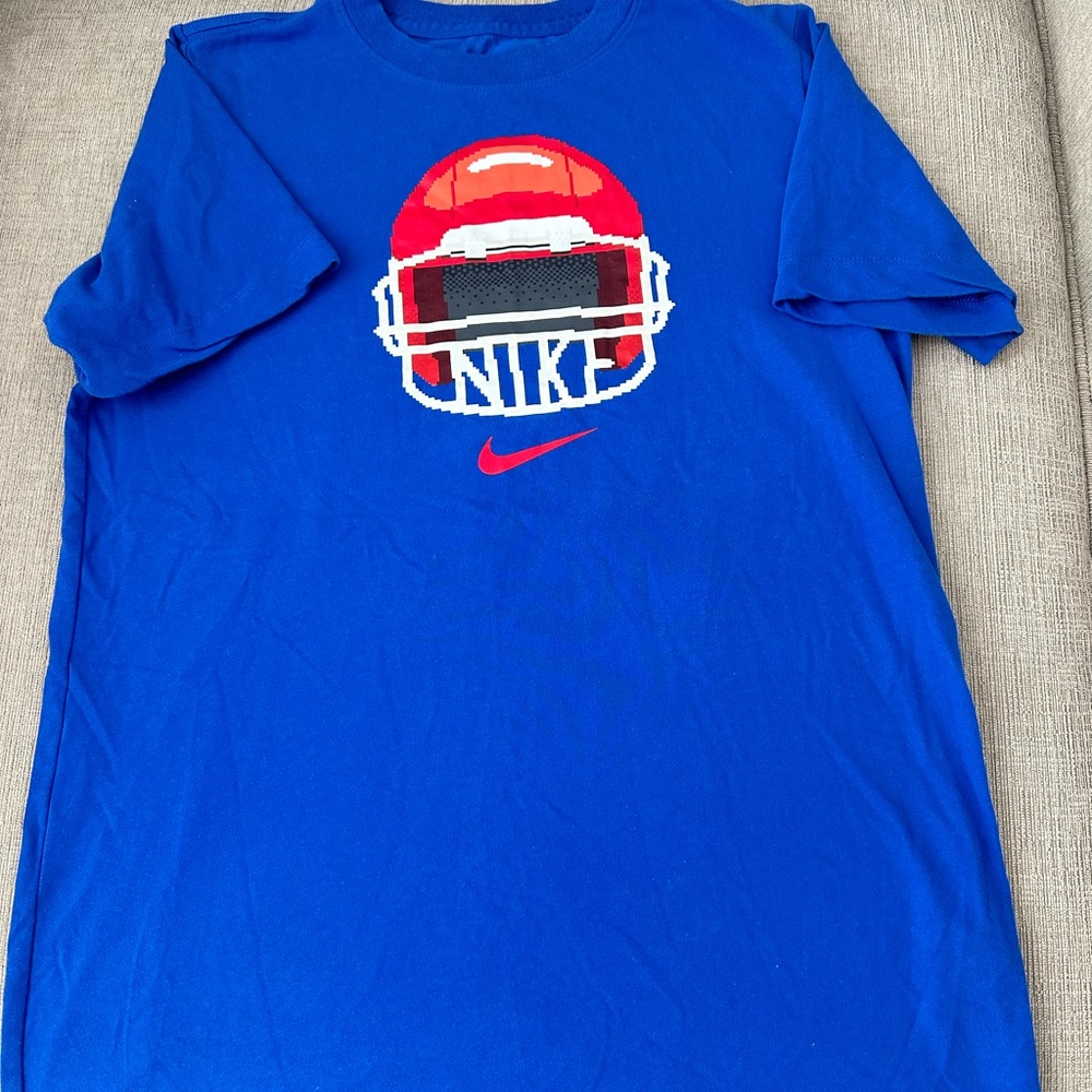 Nike boys tee